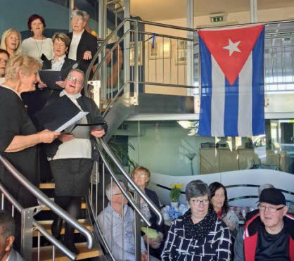 Vernissage mit Chor der Lebensfreude